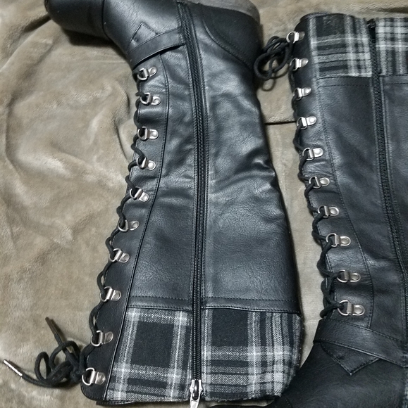 SOLD-- Black Lace-up Knee high Boots - Picture 3 of 7